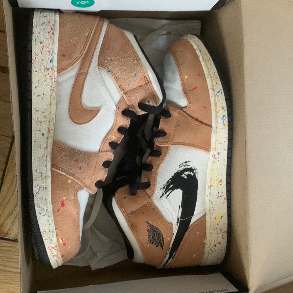 Air Jordan 1 MID